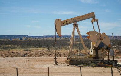 Naftafutuuridega kauplemine: Kuidas hindade kõikumiselt teenida (ja miks see on ohtlik)